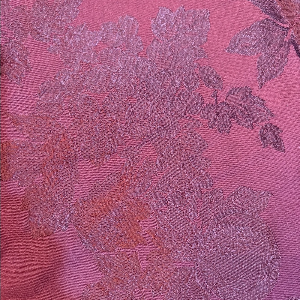 ▪️Dark Floral Tablecloth - Picture 2 of 3
